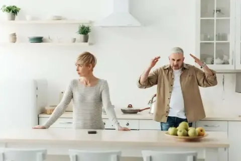 Syndrom opuszczonego gniazda: objawy, przyczyny i jak sobie pomóc