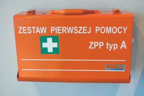 Pierwsza pomoc: co 2 lata to zalecenie czy wymóg? Ekspert wyjaśnia