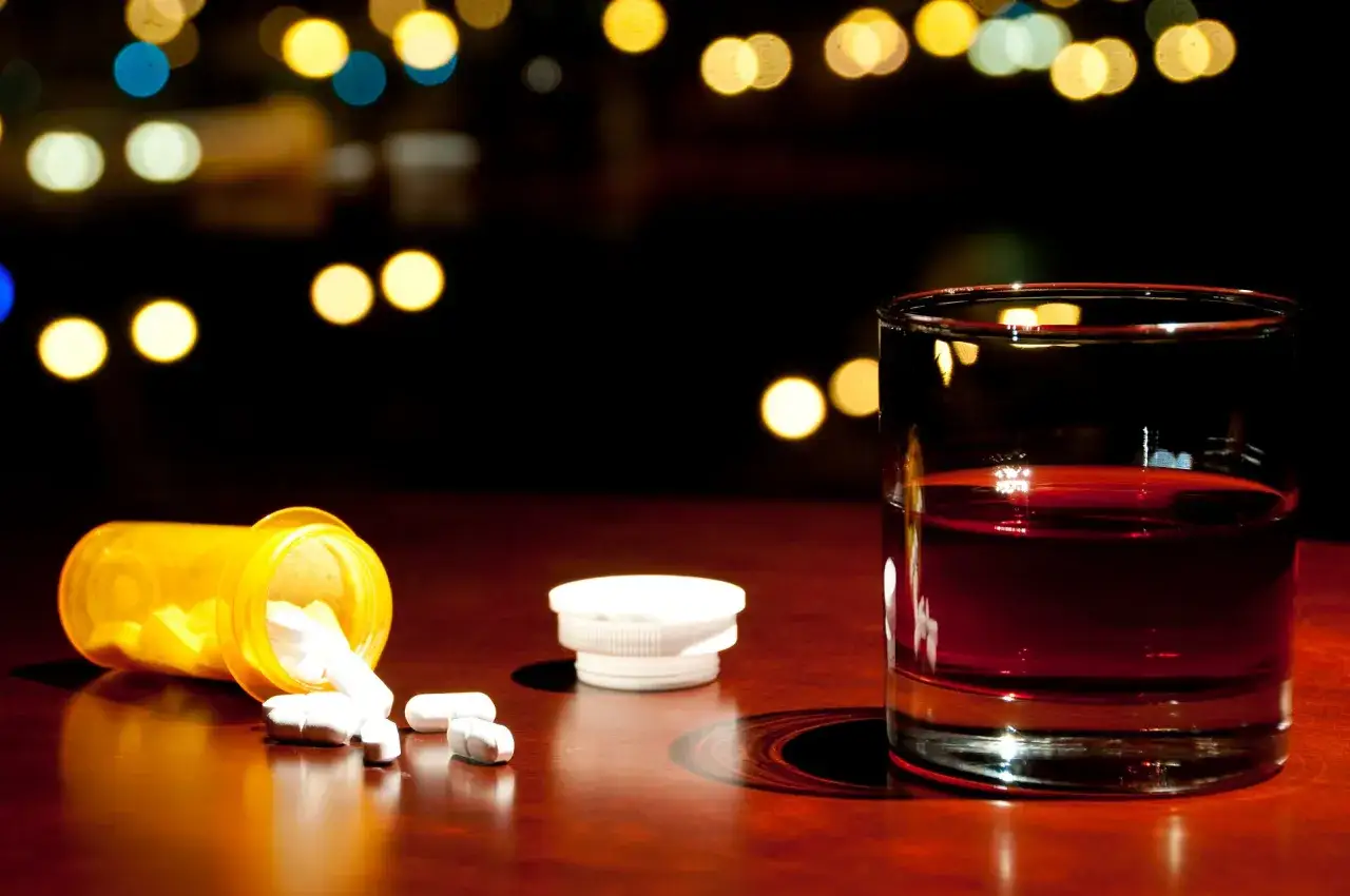 Zdjęcie Paracetamol i alkohol: kiedy można je bezpiecznie łączyć?