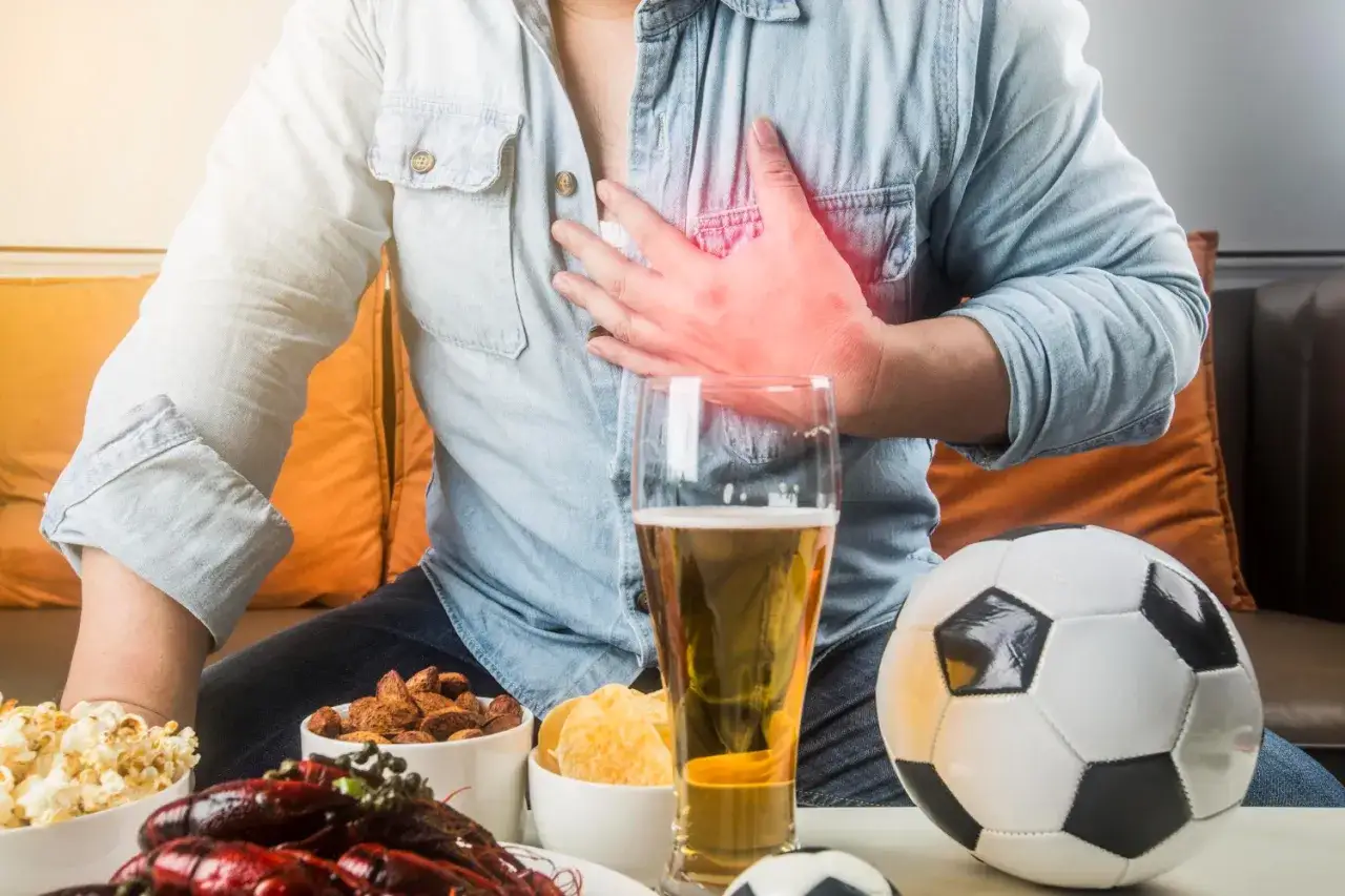 Zdjęcie Alkohol a cholesterol: Jak naprawdę wpływa na Twoje serce?